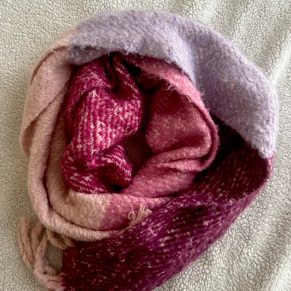 Scarves - Picture 1 of 2